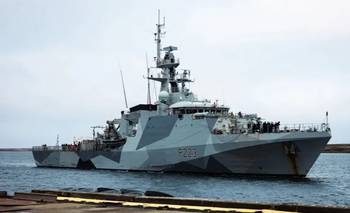 Denuncian una "provocación" británica tras el paso de un buque militar por el Mar Argentino