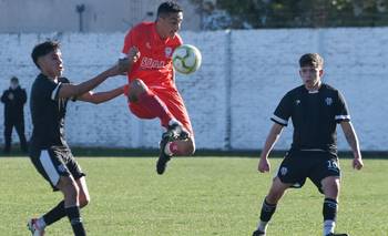 Huracán va por el Apertura y Liniers por prolongar el suspenso