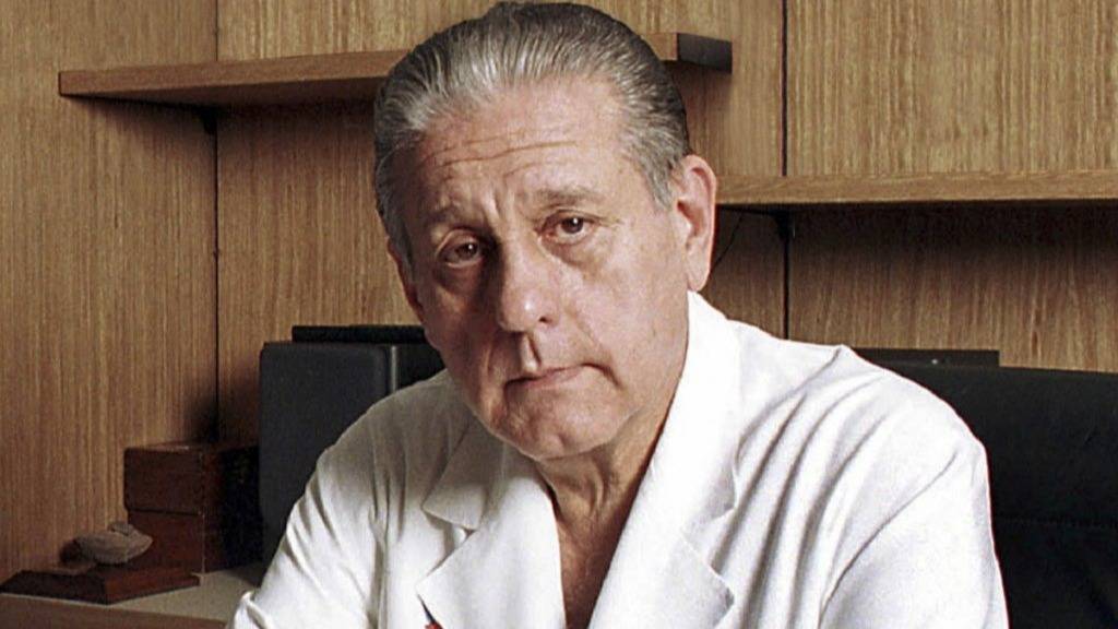 En honor a Favaloro, se conmemora el Día Nacional de la Medicina Social