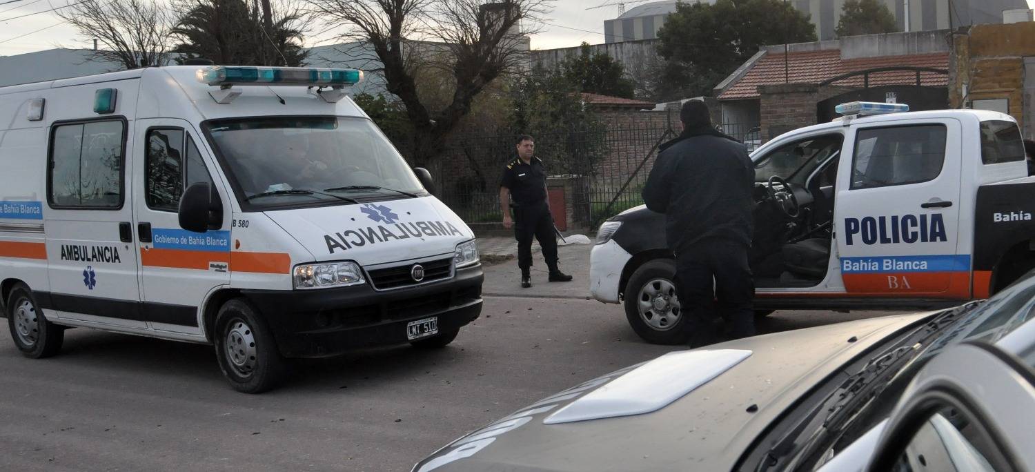 Investigan la muerte de una joven de 20 años al caer de una moto