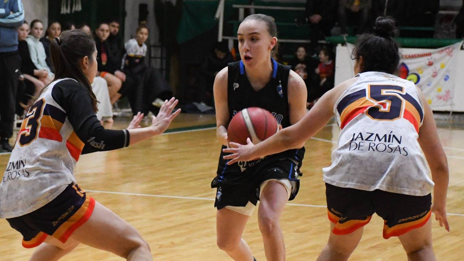 Femenino: ¿9 de Julio se quedará hoy con el número 1 o Bahiense estirará la serie?