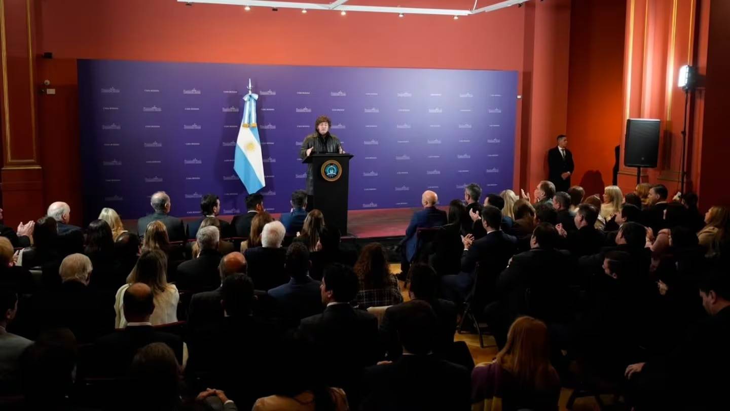 Milei armó una “master class” para legisladores sobre el proyecto del Banco Central