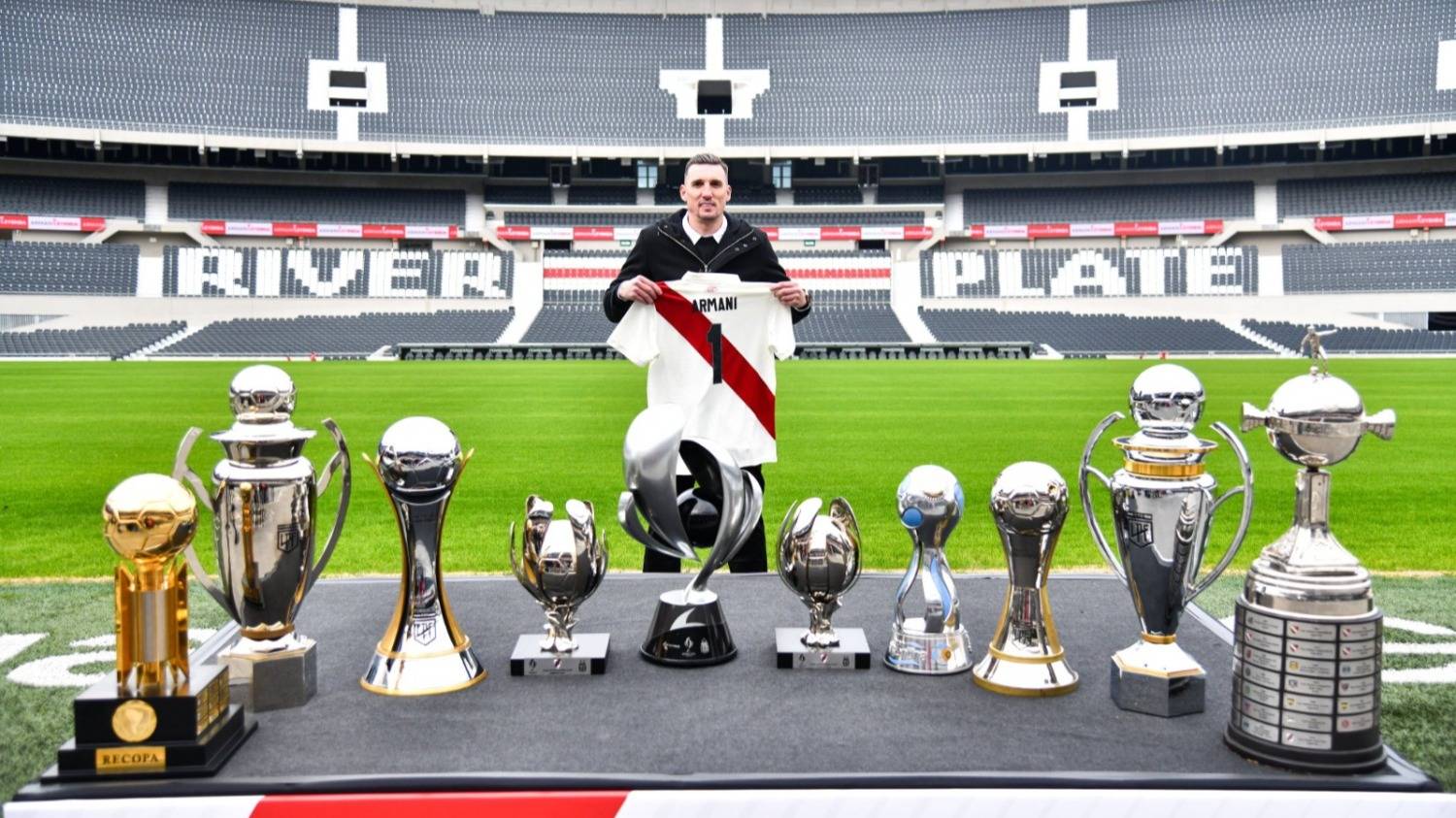 Armani dejó River y se despidió de los hinchas entre lágrimas: “Cumplí el sueño de mi vida”