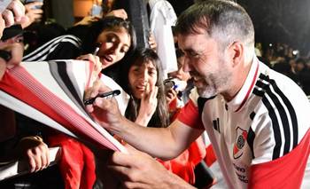 River juega por Copa Argentina en Salta, donde fue recibido por una multitud