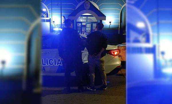 Fue detenido por violación de domicilio y golpear a una oficial