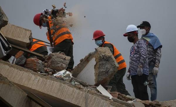 Ascienden a 5.208 los fallecidos tras los terremotos en Venezuela