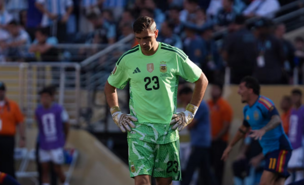 "Dibu" Martínez rompió el silencio tras la final y puso en duda su continuidad en la Selección