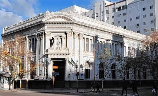 La Bolsa destacó la inversión de US$ 2.700 millones de Pampa en Bahía Blanca
