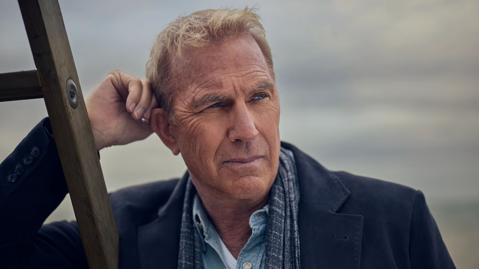Una mujer fue estafada por un falso Kevin Costner: dijo que mantuvieron una relación durante meses