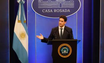 Ravier negó críticas a Messi y al plantel por la bandera sobre Malvinas