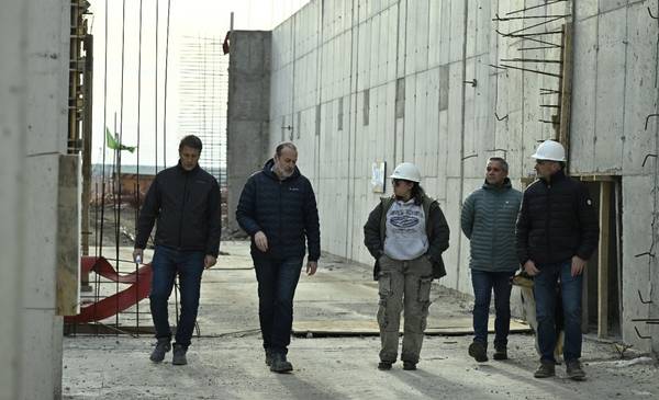 El intendente Susbielles supervisó las obras en las cisternas de Bosque Alto y Planta Patagonia