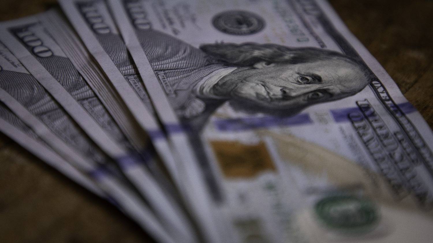 El dólar cerró con leves variaciones este martes en Bahía Blanca