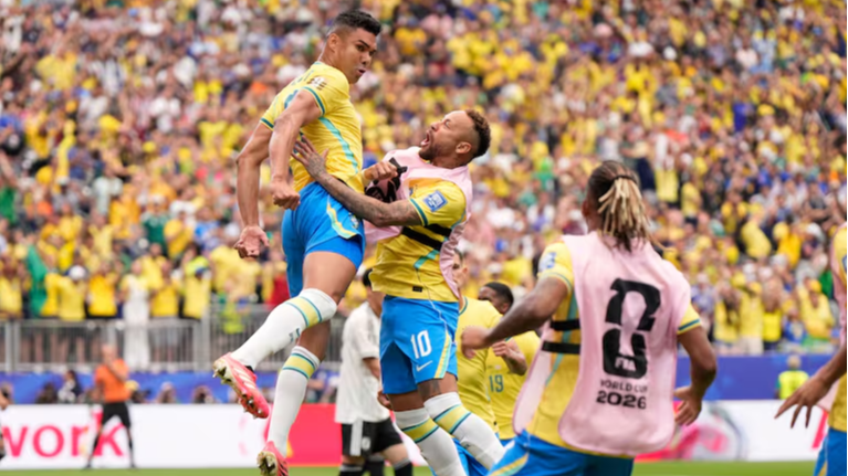 Jugó el Mundial con Brasil y Beckham le dio la bienvenida al Inter de Lionel Messi