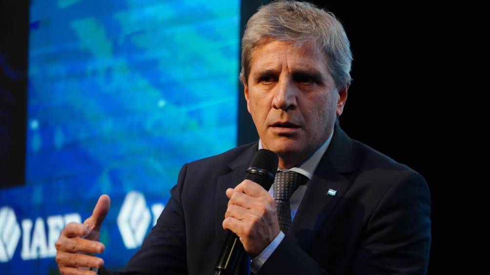 El Gobierno avanzó con la ley para incentivar el uso de los dólares del colchón