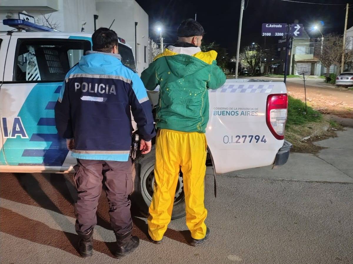 Robó luces de un salón de fiestas, quedó grabado y la Policía lo atrapó