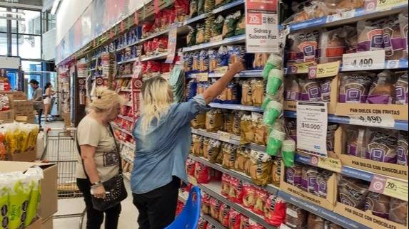 La confianza del consumidor se desplomó más de 12% en julio