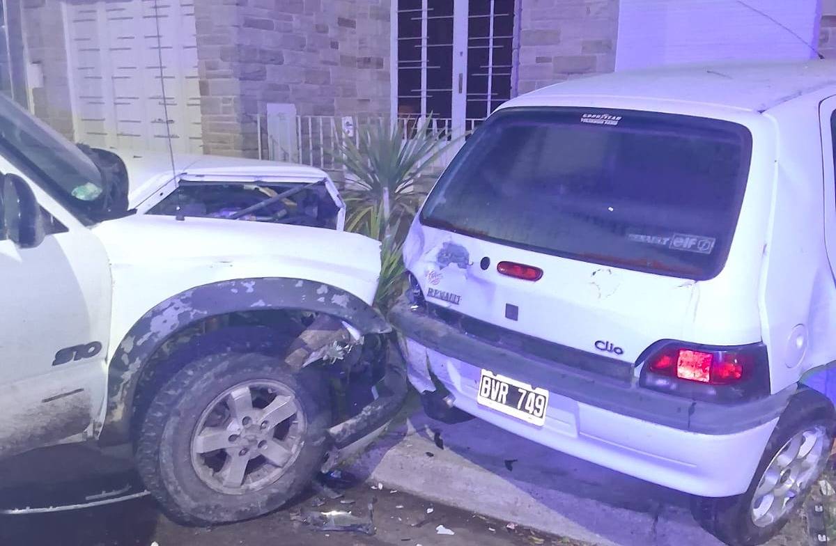 Tres menores implicados en un choque tras huir de la policía