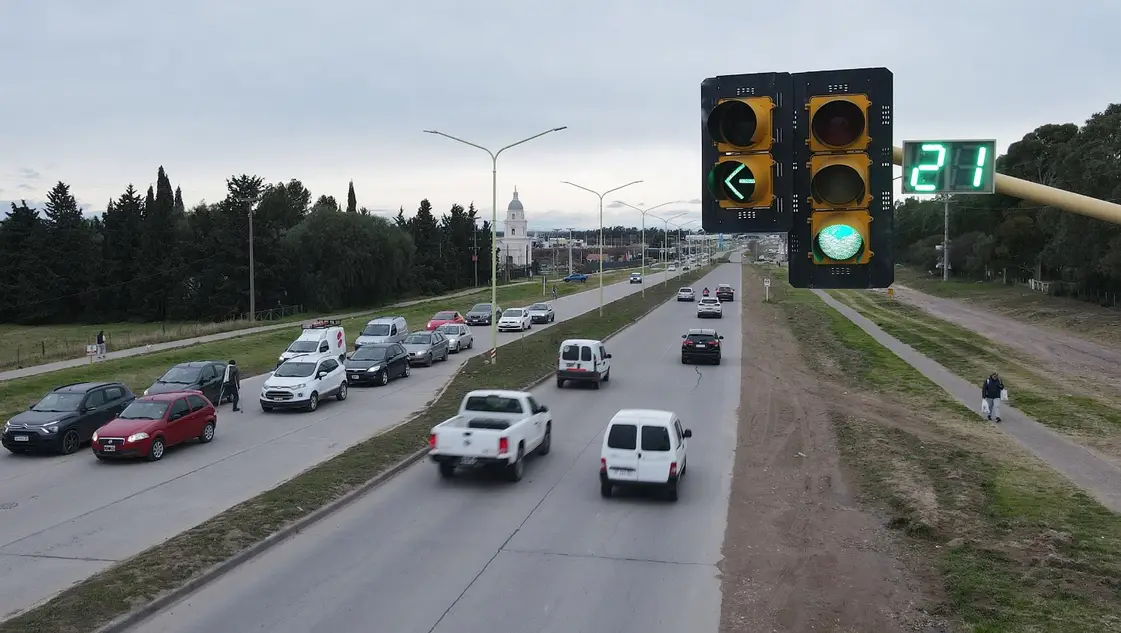 La inteligencia artificial toma el control de los semáforos de Bahía