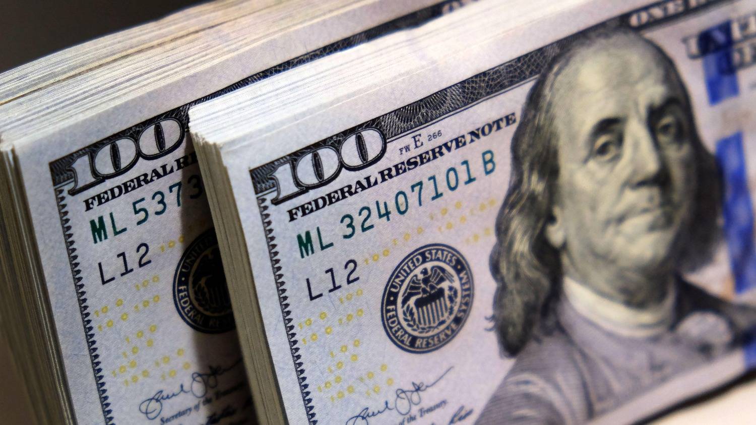 Cierre semanal del dólar en Bahía, donde el blue volvió a ampliar la diferencia con el oficial