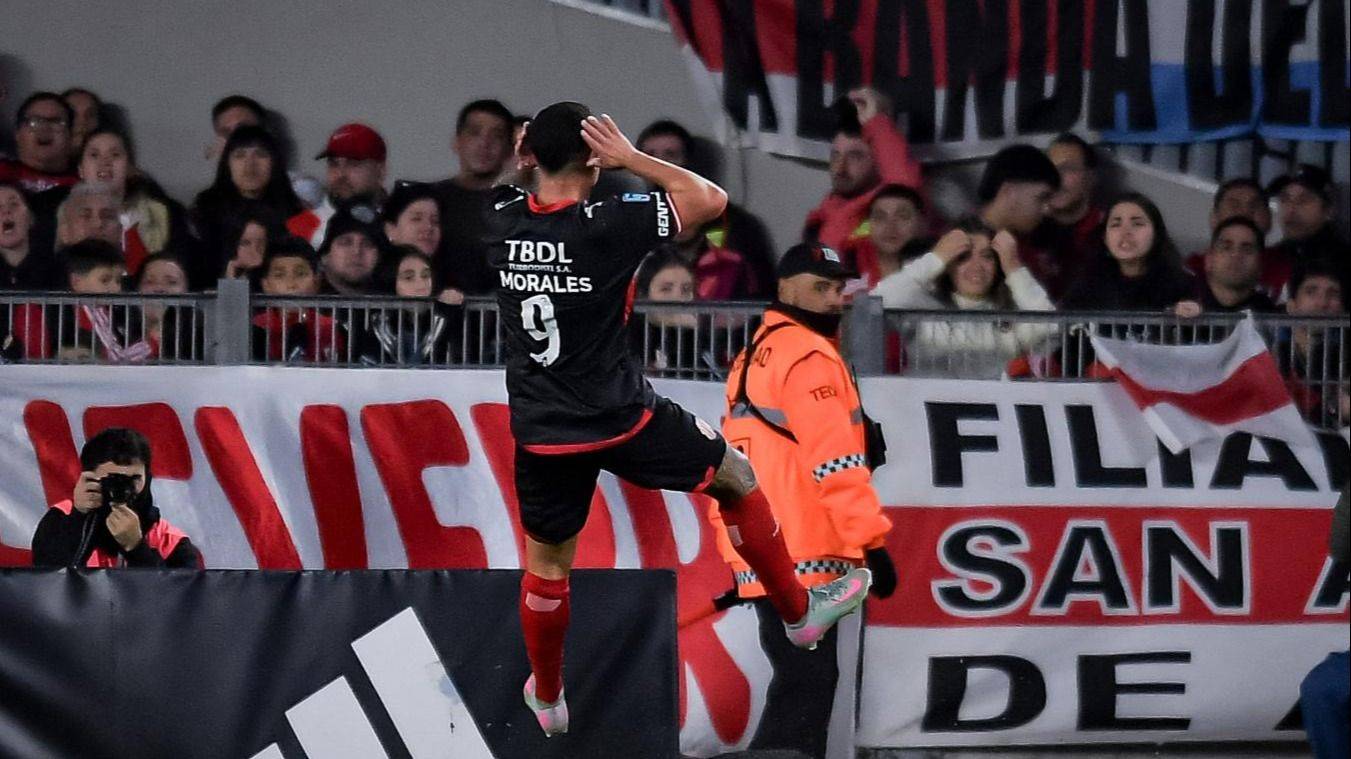 Batacazo de Barracas, que derrotó 1 a 0 a River en el Monumental