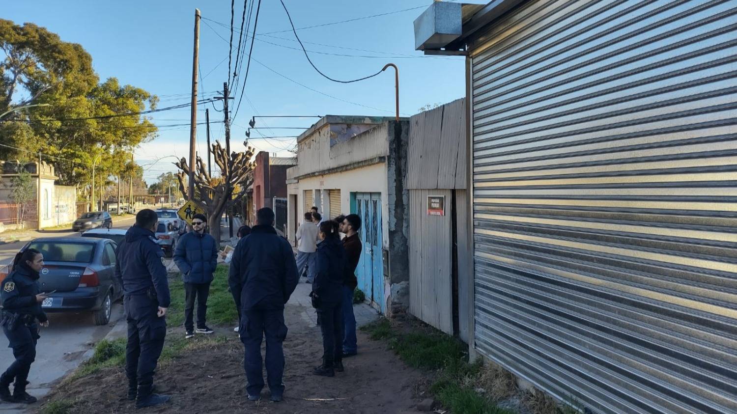 Clausuraron una fiesta clandestina en una vivienda de calle Láinez: había unas 85 personas