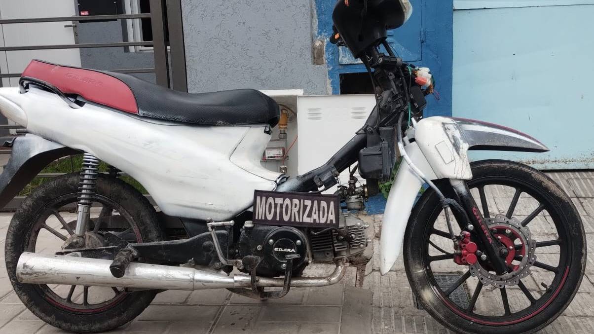 Tenía pedido de captura y quiso escapar de la policía: fue atrapado en barrio Pedro Pico