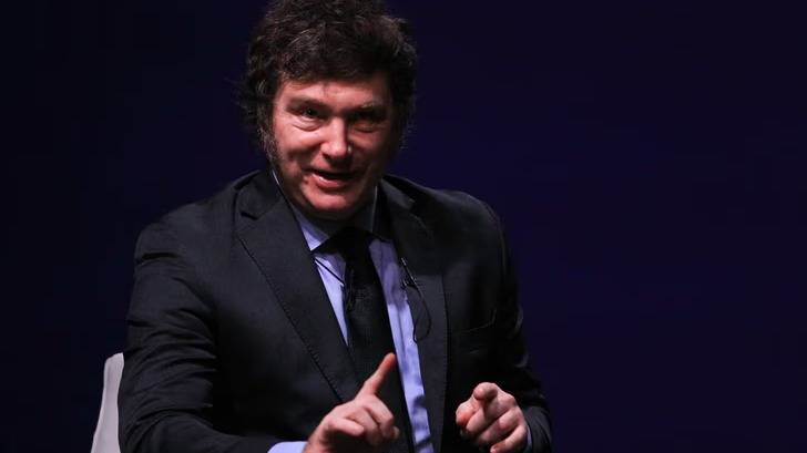 El Gobierno expulsará o impedirá el ingreso al país de extranjeros que inciten el odio contra la Argentina