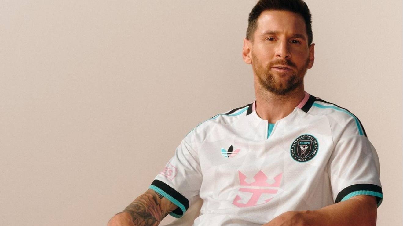Messi volvió al Inter Miami y presentó la tercera camiseta del equipo