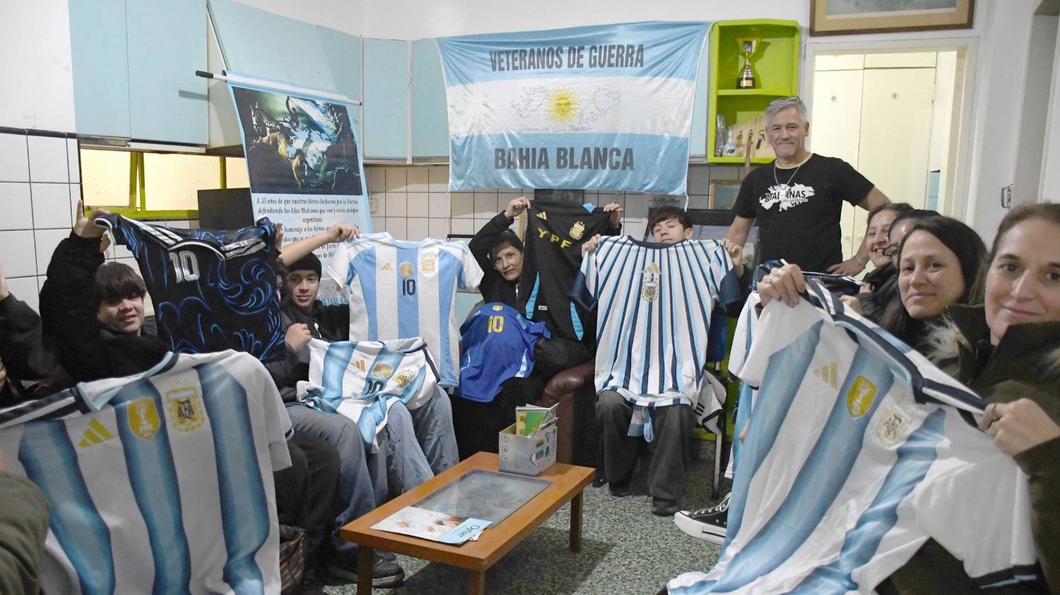 Cientos de vecinos estamparon las Malvinas en sus prendas: “Es un mimo al alma”, agradeció un Veterano