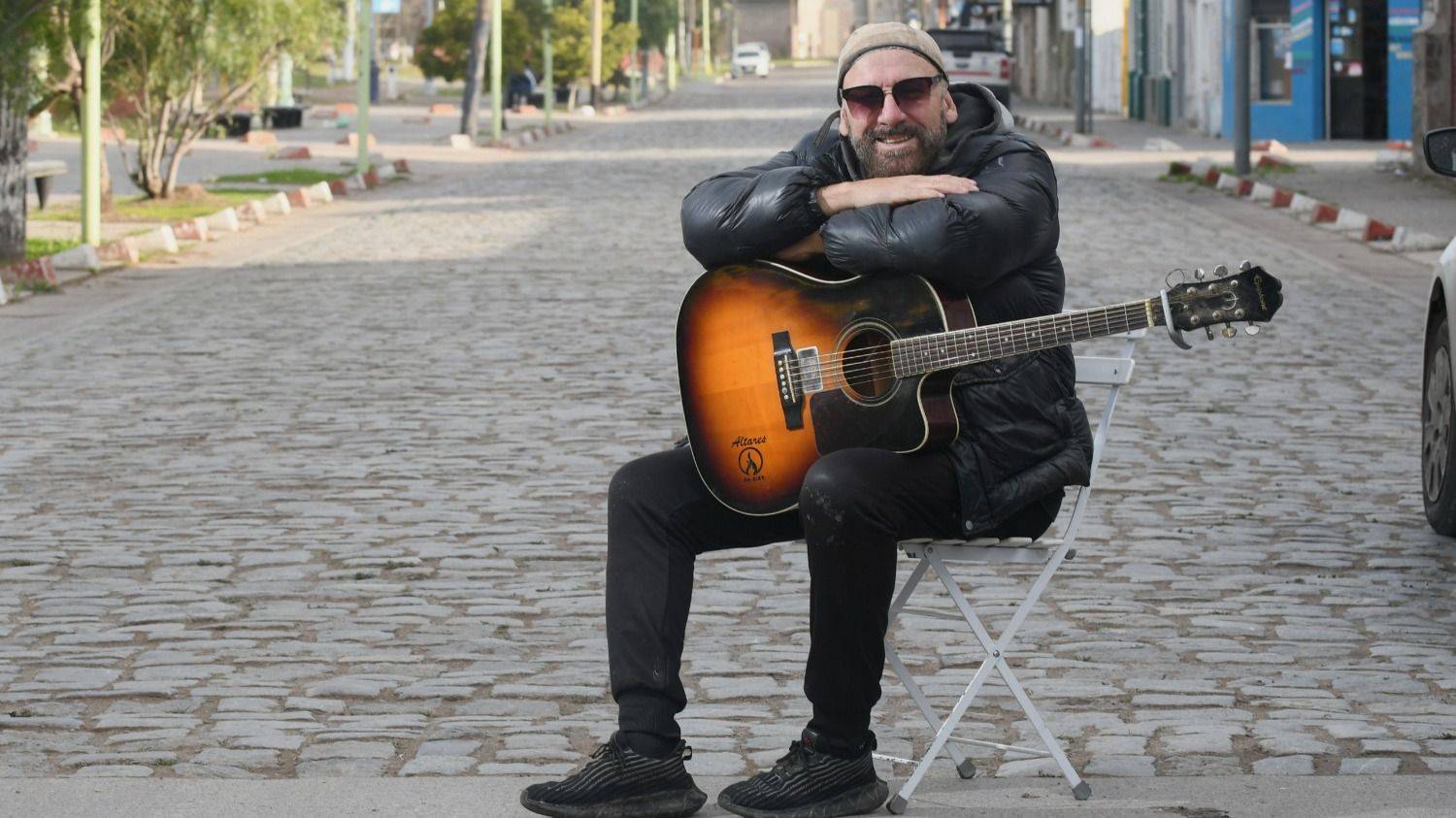 Lule Vitaquis, la historia del artista que hace cantar a White