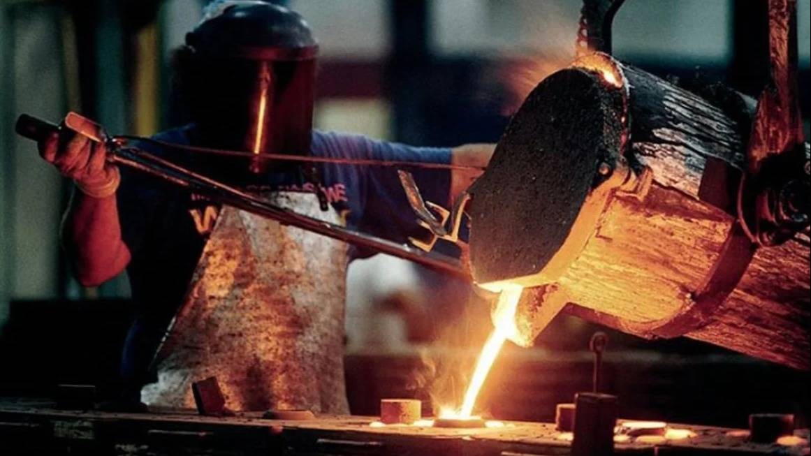 La pérdida de empleo registrado se profundiza y no llega a ser compensada por las altas en el monotributo