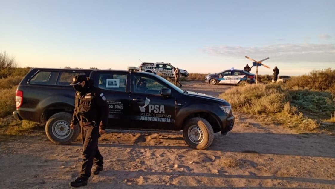 Continúa el operativo tras el hallazgo de un cuerpo en la zona de Villarino Viejo Continúa el operativo tras el hallazgo de un cuerpo en la zona de Villarino Viejo