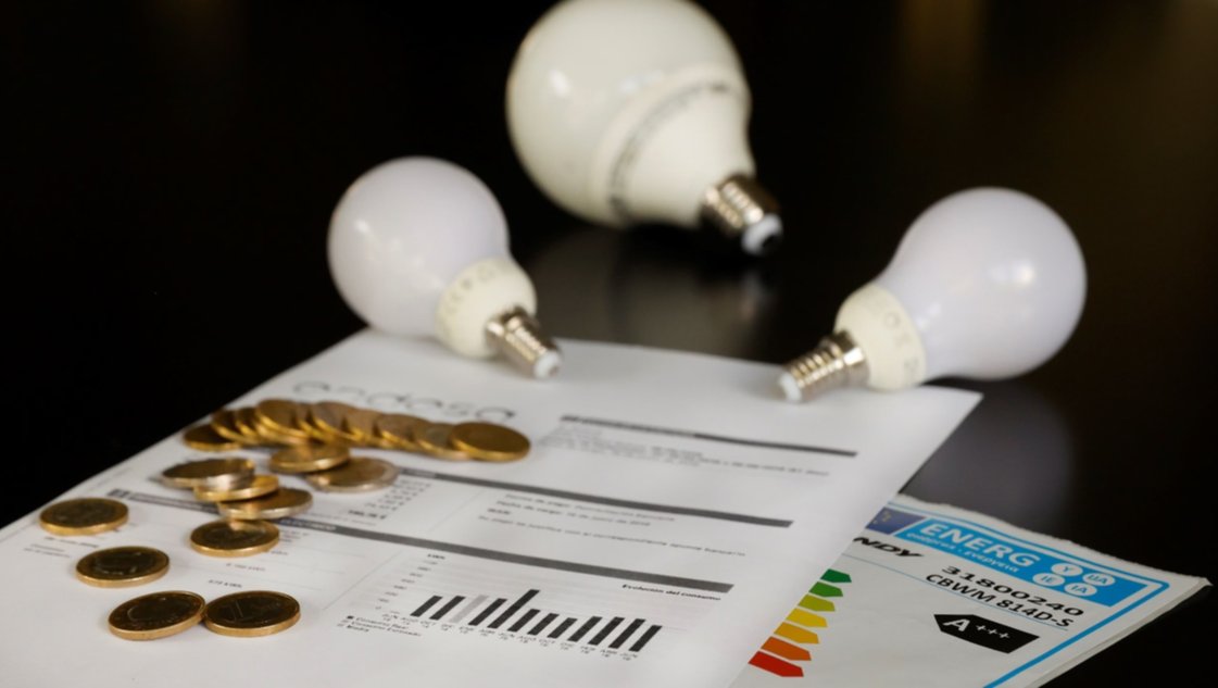 Por la devaluación habrá nuevos aumentos en las facturas de la luz Por la devaluación habrá nuevos aumentos en las facturas de la luz