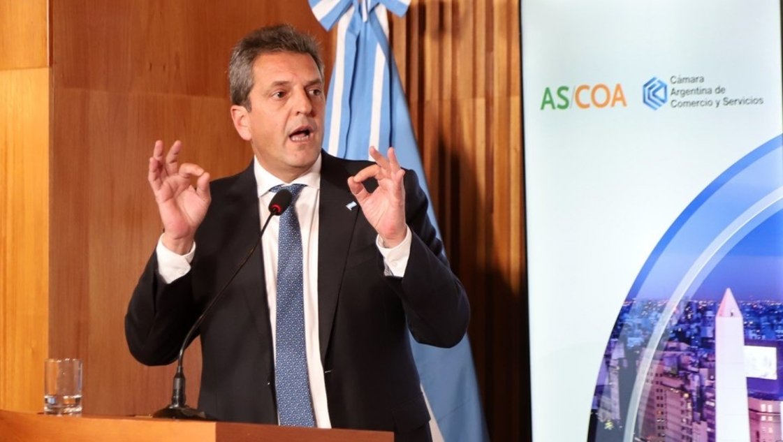 Massa les pidió a empresarios "imaginarse cómo puede ser el 11 de diciembre" si gana Milei Massa les pidió a empresarios "imaginarse cómo puede ser el 11 de diciembre" si gana Milei