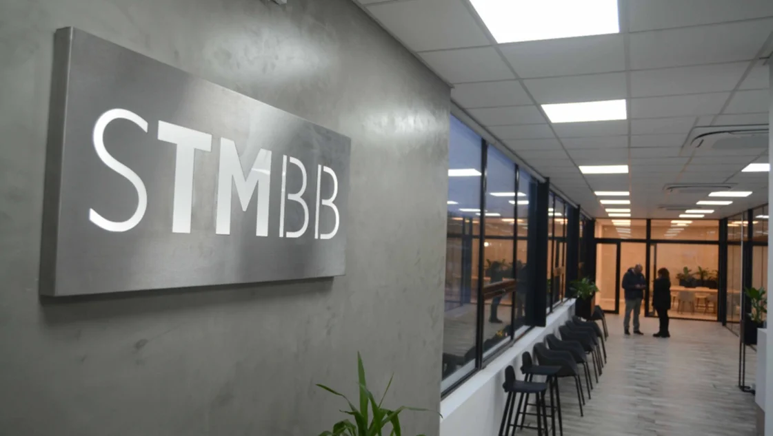 Nuevo espacio y mejor atención: administrativas en acción en el STMBB