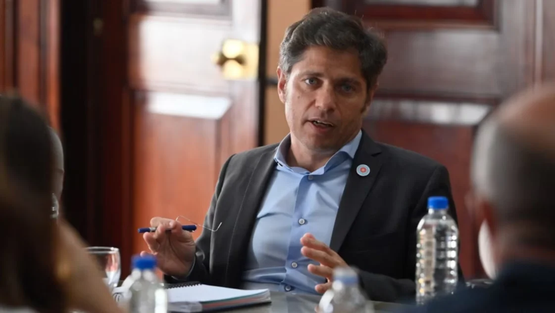 Kicillof otorgó un aumento salarial de 8,5% para los estatales bonaerenses Kicillof otorgó un aumento salarial de 8,5% para los estatales bonaerenses