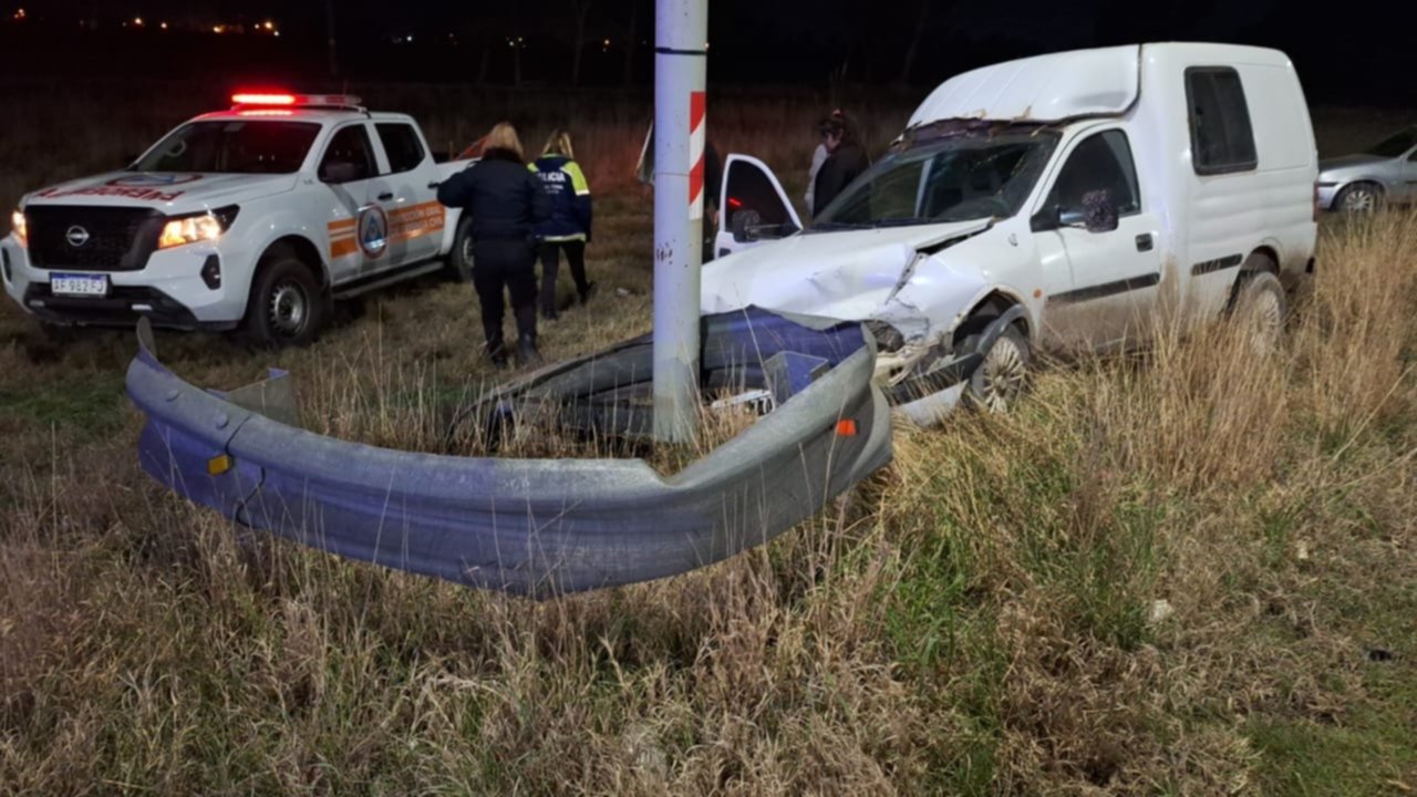 Un conductor alcoholizado chocó en la rotonda del acceso a Cerri