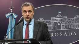 Adorni anunció sanciones para los trabajadores que hicieron paro en Aeroparque