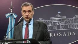 Adorni anunció sanciones para los trabajadores que hicieron paro en Aeroparque
