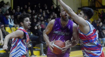 Mirá el doble del Pollo Morán para la victoria de Independiente ante Barrio Hospital: 67-65