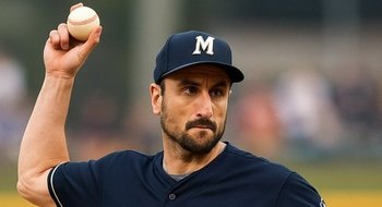 Entre el béisbol y el básquetbol, los roles de Manu Ginóbili hoy en el deporte