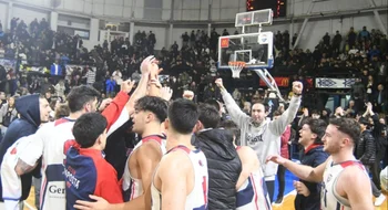 ¡La final está en llamas! Napostá infló el pecho, entendió el juego, le ganó a Olimpo y habrá quinto partido