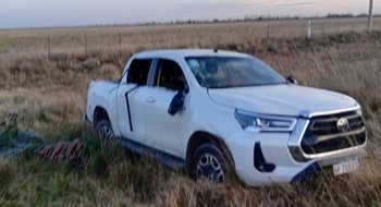 Dos muertos y dos heridos graves por el vuelco de una camioneta en la Ruta 3