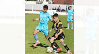 Olimpo perdió 2 a 0 en Bolívar y se postergó el partido de Villa Mitre por el alerta
