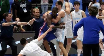 El detonante de la pelea entre Argentina y Dominicana y batacazo de Uruguay