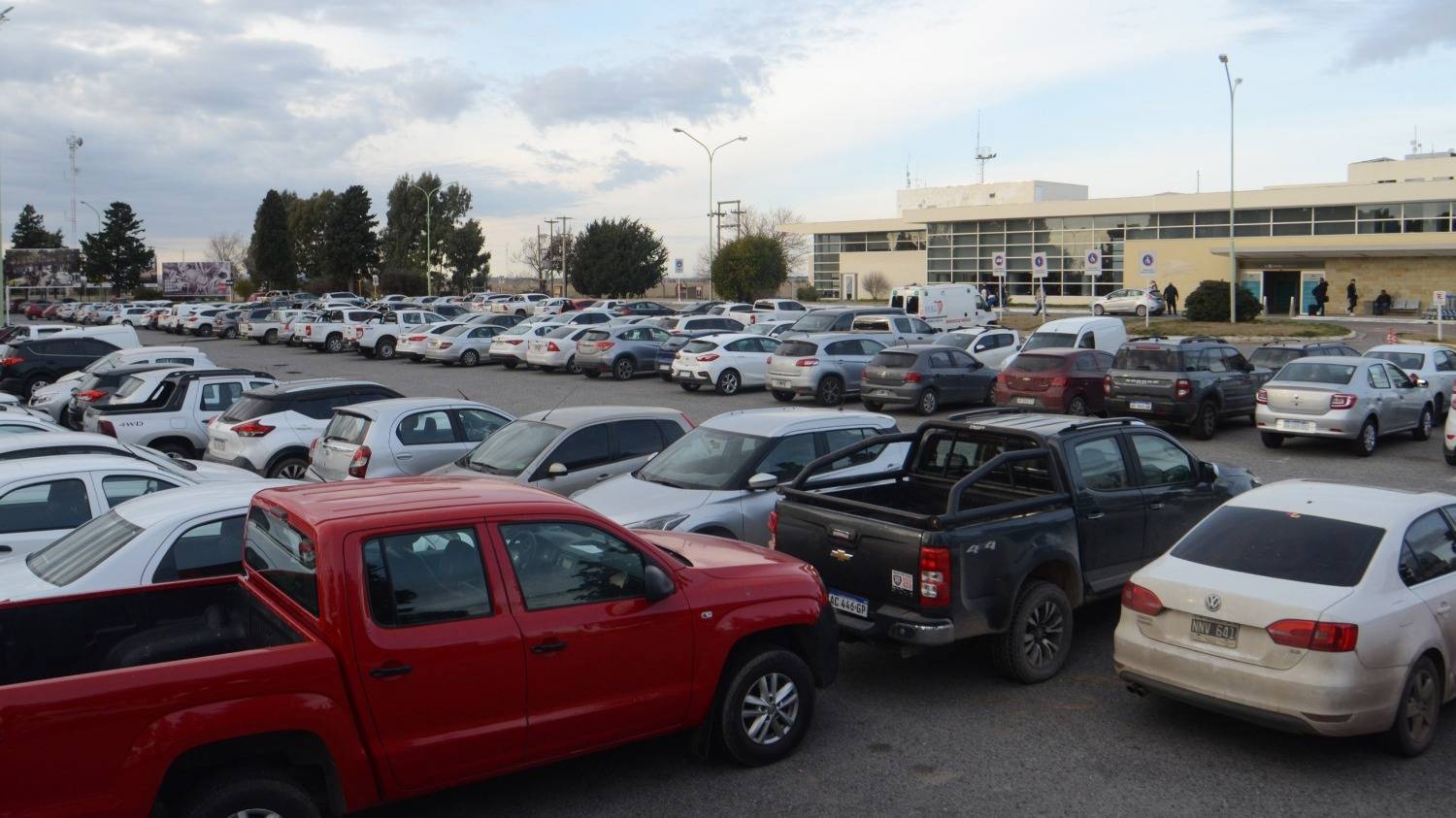 Estacionamiento del aeropuerto: ¿la cuarta será la vencida?