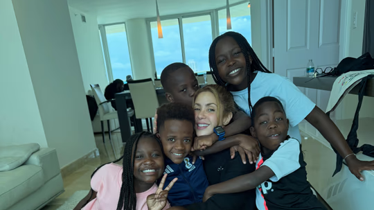 Shakira compartió sus días con los Ghetto Kids: “Los amo como si fueran hijos míos"