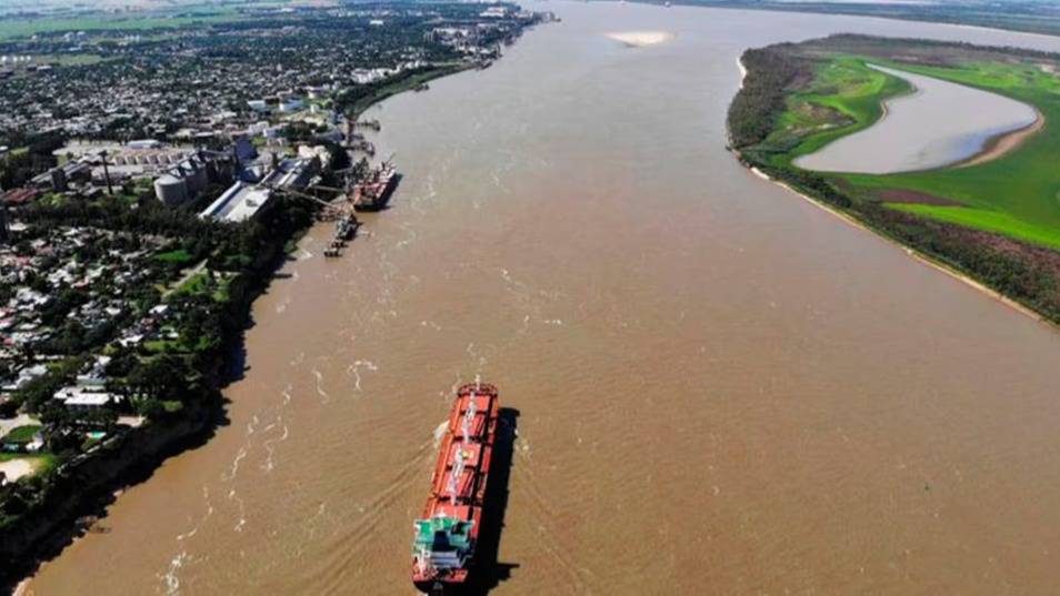 Conflicto portuario: el Gobierno acordó con los prácticos una rebaja y se levantó el paro