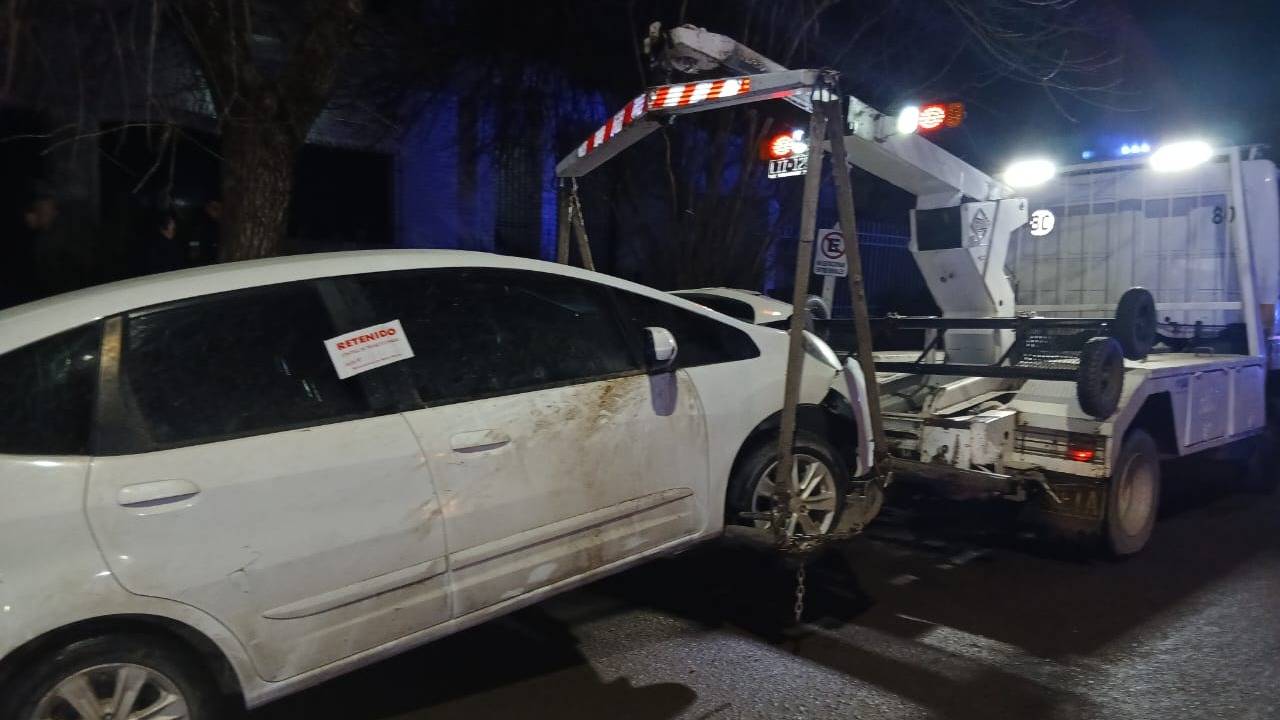 Chocó contra un tanque de agua y dio positivo en el test de alcoholemia