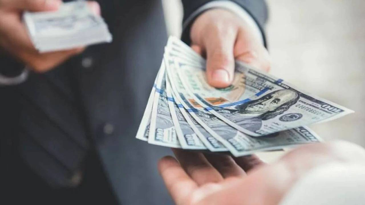 Dólar en Bahía Blanca: el blue quedó cerca de un nuevo nivel y el riesgo país volvió a moverse